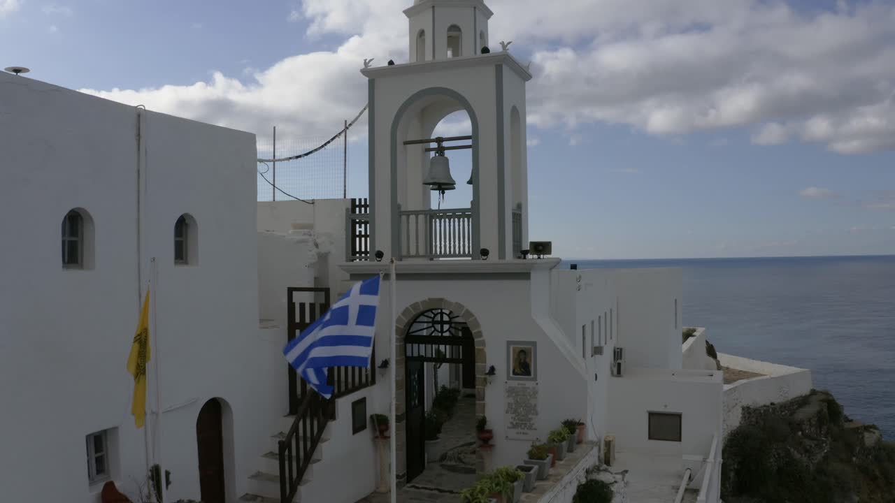 monasterio ortodoxo de panagia en nisyros con una revelación del mar