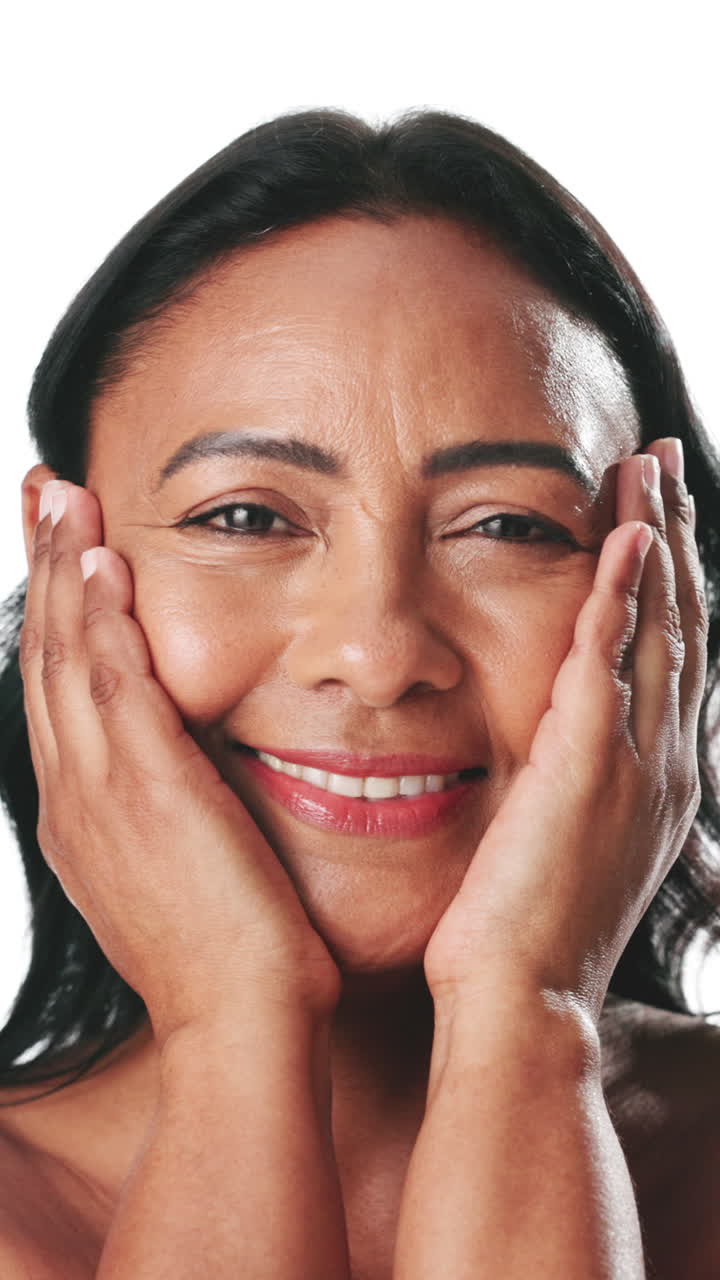 Close-up de Mulher Madura Feliz Sorrindo e Rindo