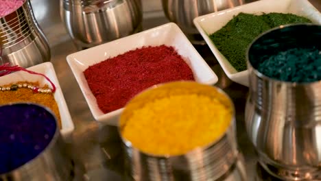 colorido arroz festivo de una ceremonia de boda india