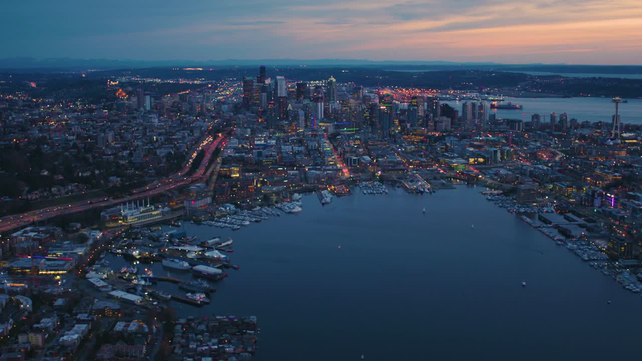 시애틀 스카이 라인 (seattle skyline) 은 레이크 유니언 (lake union) 위의 노스 엔드 시티 뷰 (north end city view) 이다.