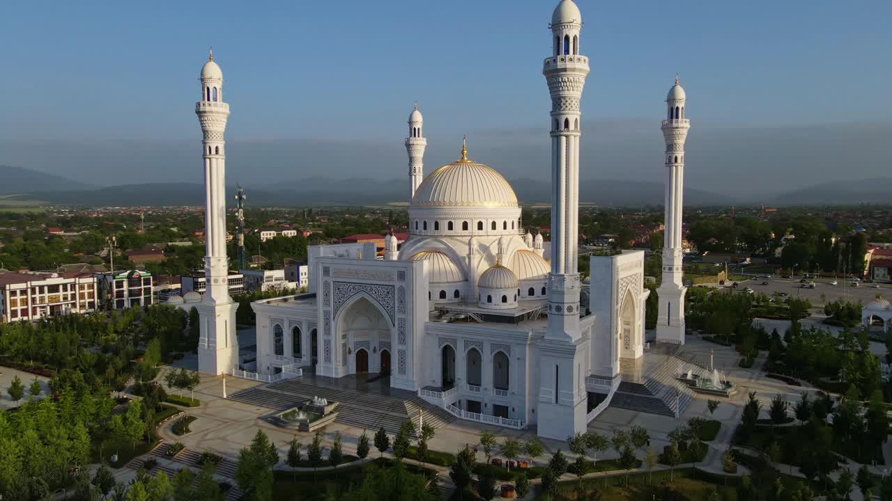 мечеть гордость мусульман, названная в честь пророка мухаммеда в шали.