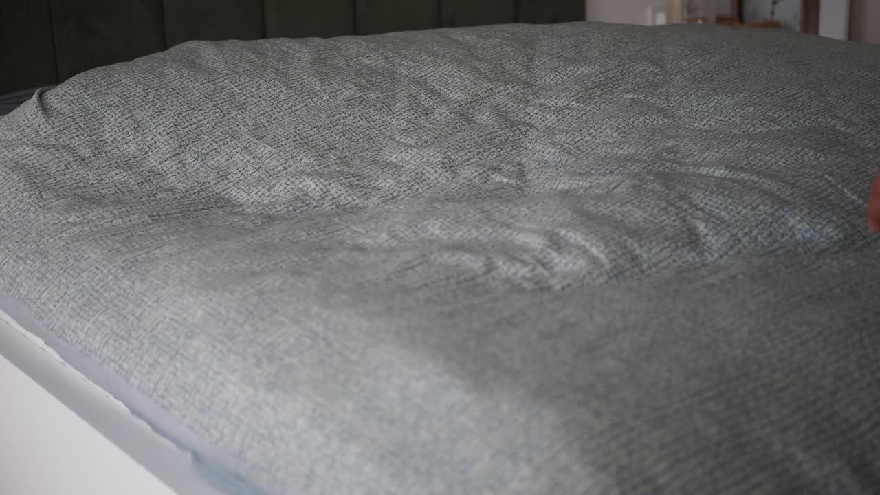 침대를 짓는 것