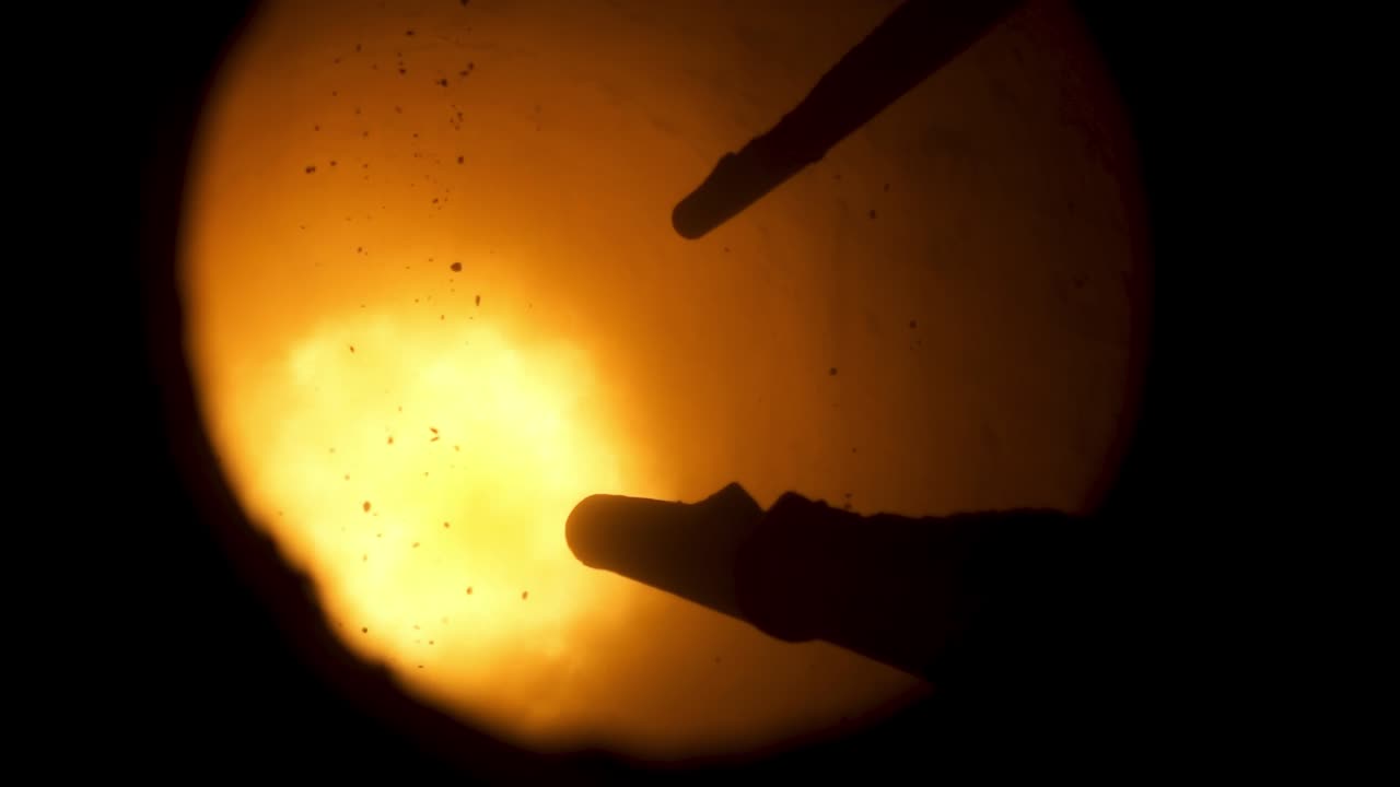 오븐 내부의 산업 프로세스 뷰