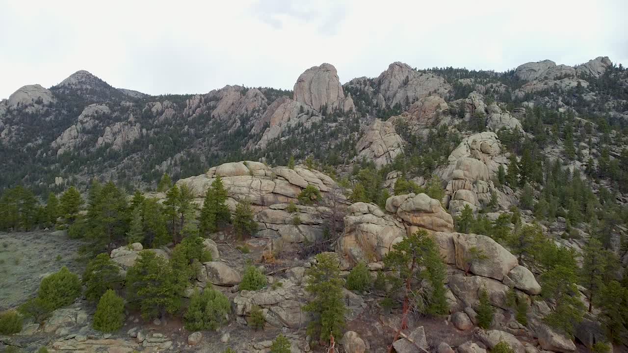 vista aérea del desierto de lumpy ridge, en el parque estes, colorado