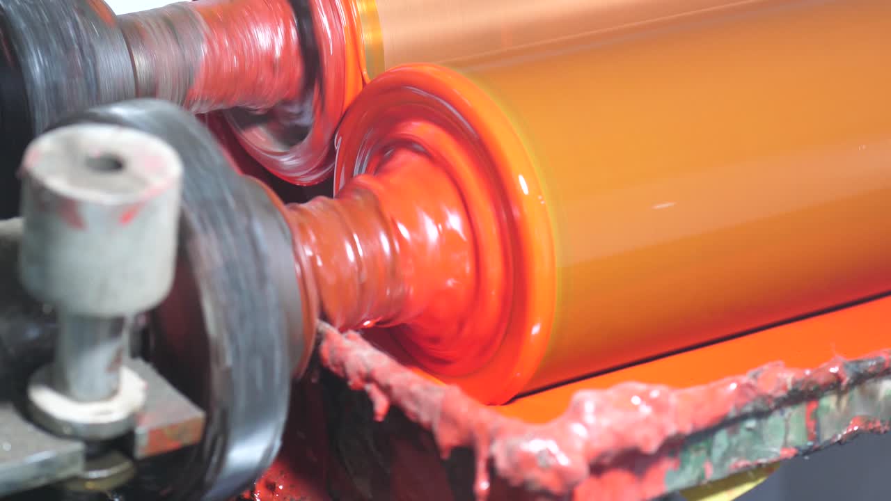 línea de producción automatizada moderna en fábrica