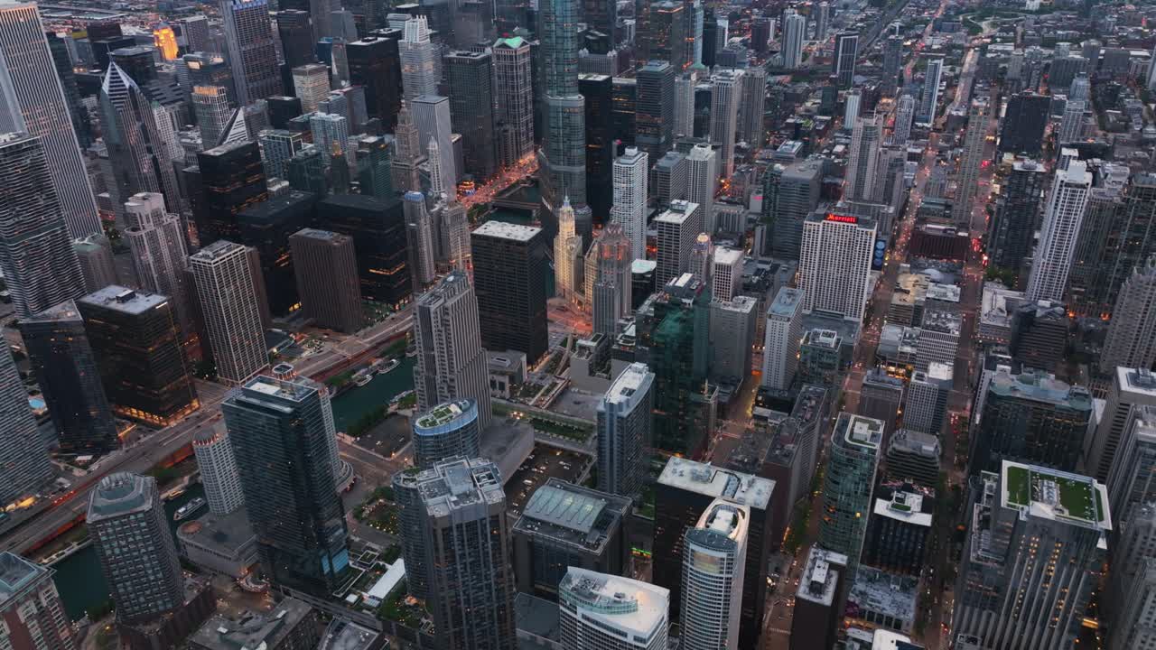 стеклянный бетонный дизайн деловых офисных зданий в центре города