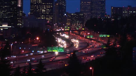 Un-Vistazo-Al-Centro-De-Seattle-En-Hora-Punta