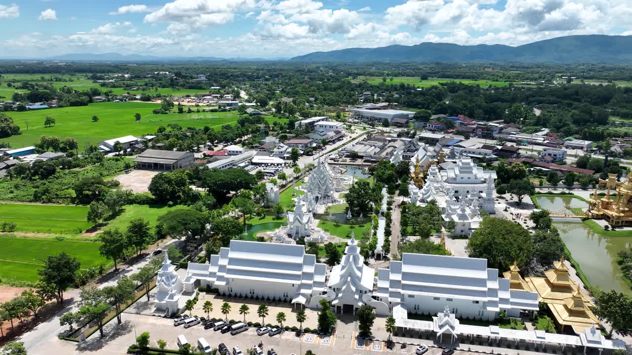 Aerial view, Wat Rong Khun, also known as the White Temple, a famous Buddhist landmark and architectural masterpiece in Chiang Rai, Thaila