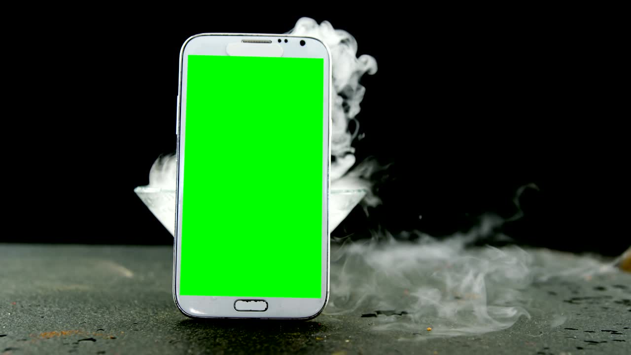 아이스 보울 4k에 기대어 휴대 전화