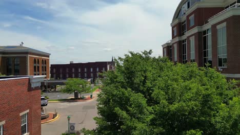 Rising-aerial-shot-of-Franklin-Street-located-in-downtown-Clarksville-Tennessee