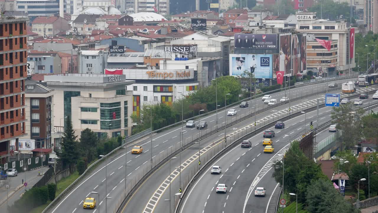 이스탄불 고속도로의 도시 풍경