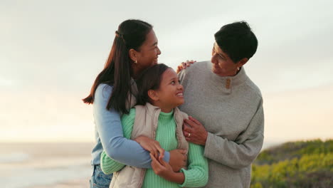 Senior-grandma,-mother-and-girl-at-beach