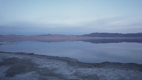 drone revelan walker lago nevada américa estados unidos vista aérea de la escénica madre tierra no contaminada