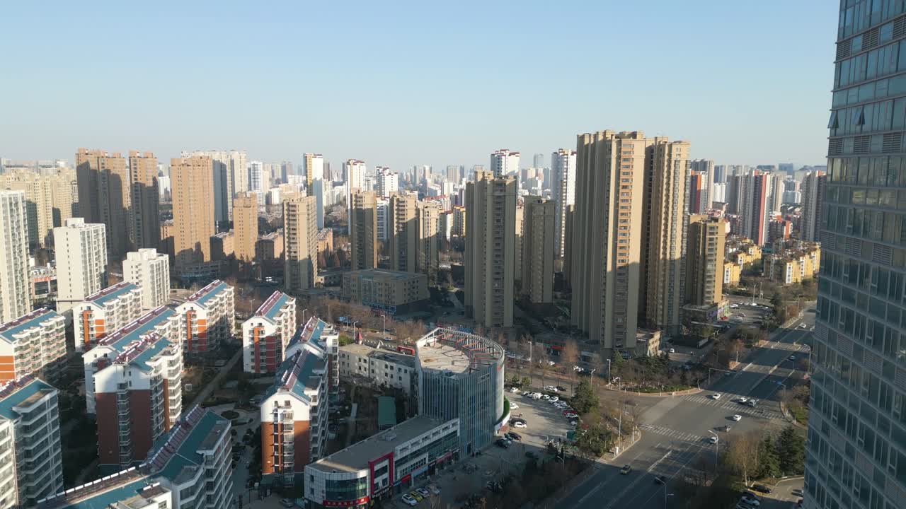 aerial de una localidad residencial en linyi, provincia de shandong, china, que personifica los principios de la modernidad, la urbanización y la rápida expansión de las áreas urbanas