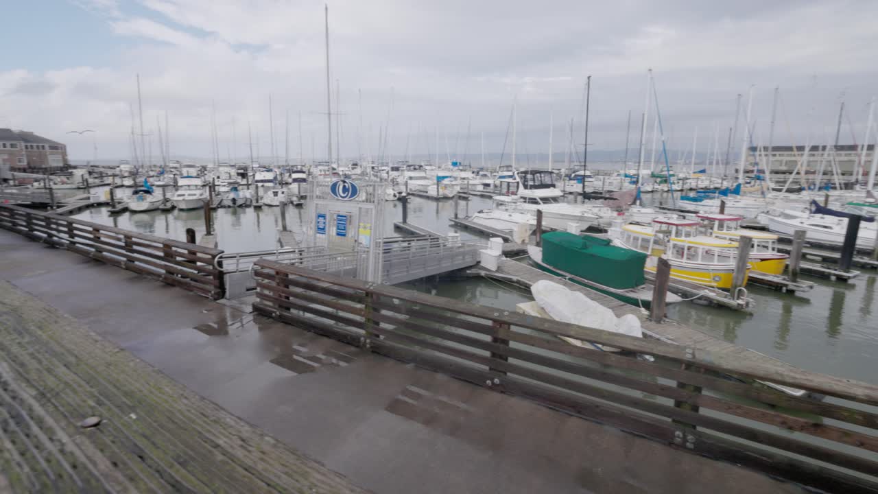 선박과 함께 샌프란시스코 피어의 슬로모