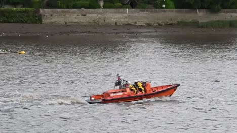 Nach-London-Eilen,-Um-Ihr-Leben-Zu-Retten