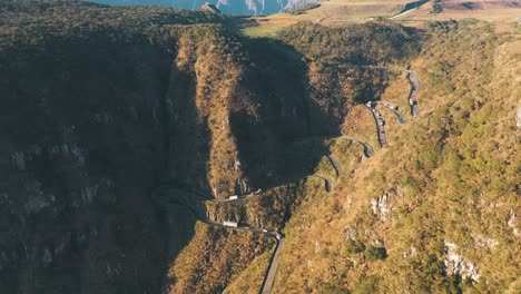 Traffic-with-cars-and-trucks-of-Serra-do-Rio-do-Rastro-rainforest-road-and-the-mountains-of-Santa-Catarina