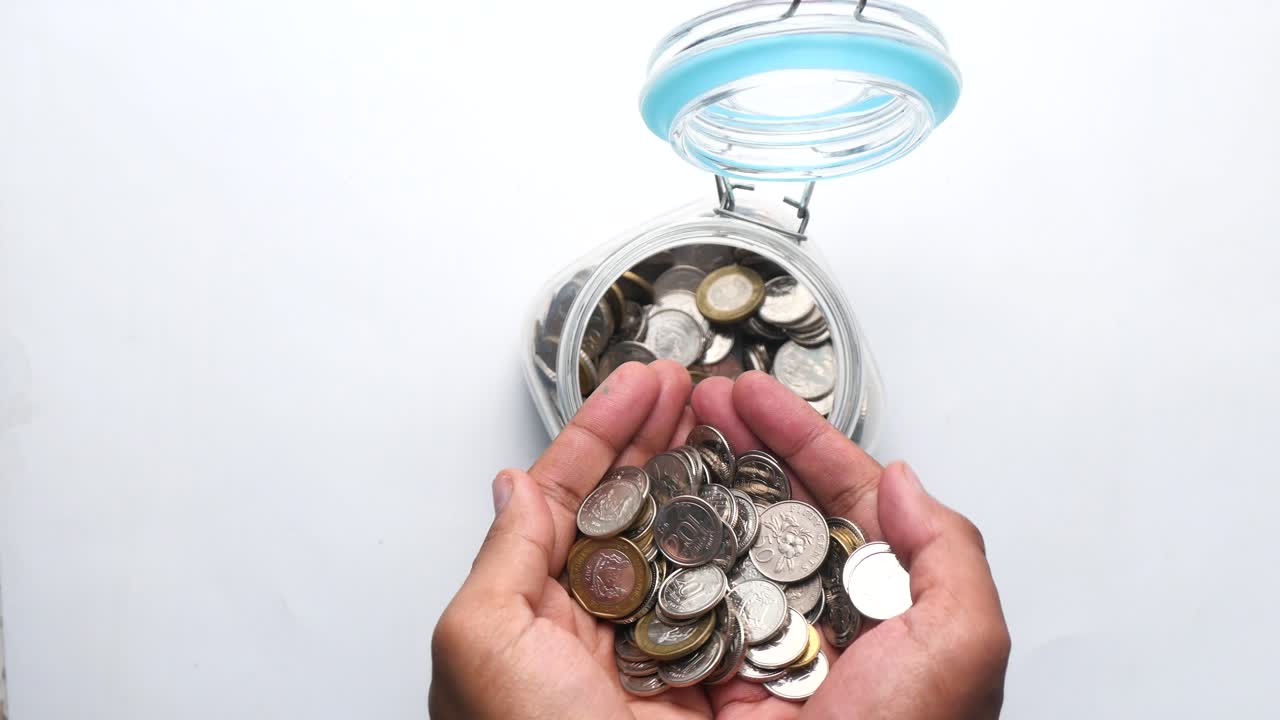 Saving Money in a Jar