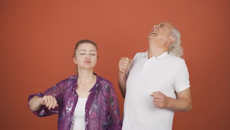 Couple-yawning-at-camera.-They-are-sleepless.