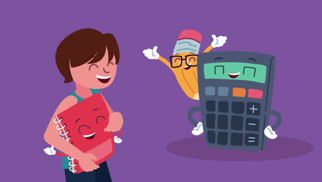 estudiante feliz con el cuaderno, la calculadora y el lápiz