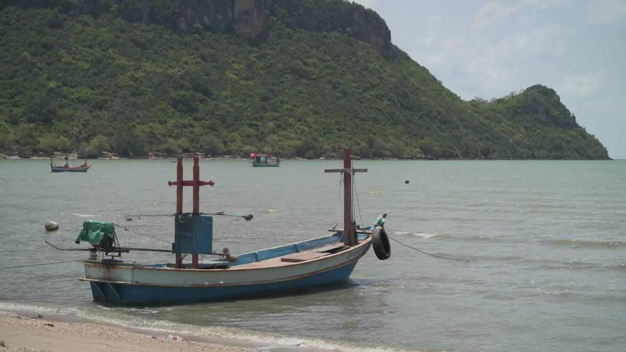 barco de pesca en el sur de tailandia