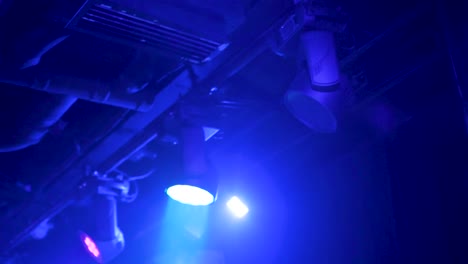 iluminación del escenario y proyecciones