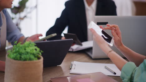 Colleagues-Discuss-Project-During-Business-Meeting