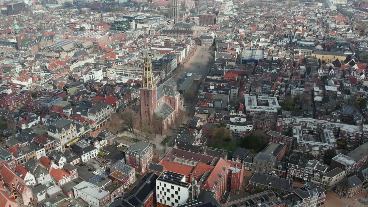 Punto di riferimento culturale Akerk in Piazza Vismarkt nel centro di Groningen, Paesi Bassi