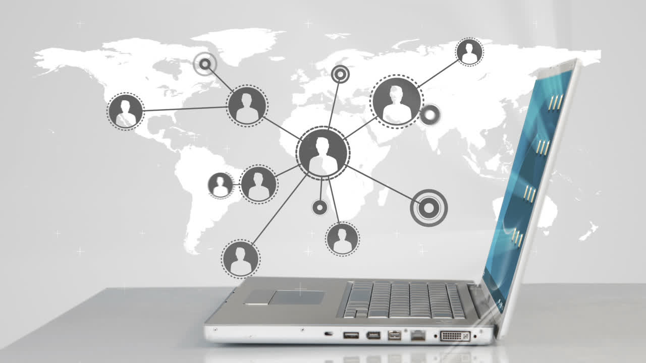 siluetas de hombres apareciendo desde la computadora portátil