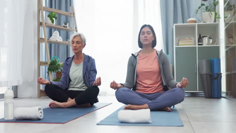 Frauen,-Patienten-Und-ältere-Menschen-Kümmern-Sich-Um-Meditation