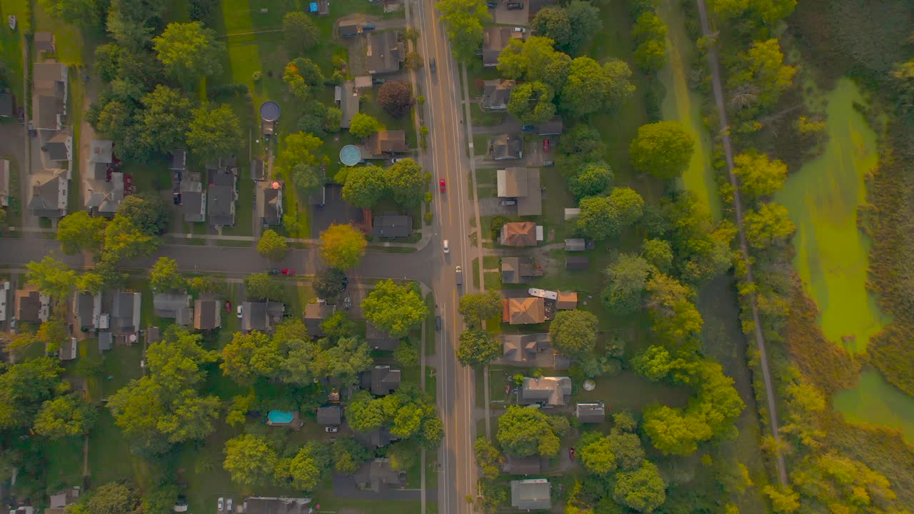 스탠포드 로드 (stanford road) 와 메인 스트리트 (main street) 는 미국 뉴욕 주 팔미라 시의 중심부이다.