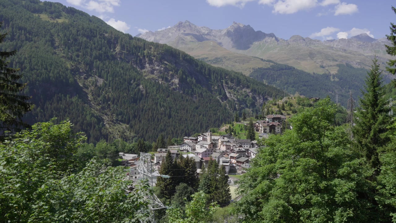 Villaggio alpino di Pianazzo, Italia, Valle Spluga, natura italiana, attività all'aperto, Alpi