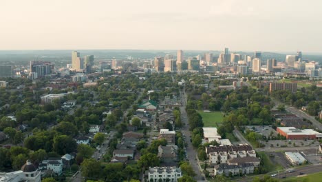 nashville tennessee skyline in distance