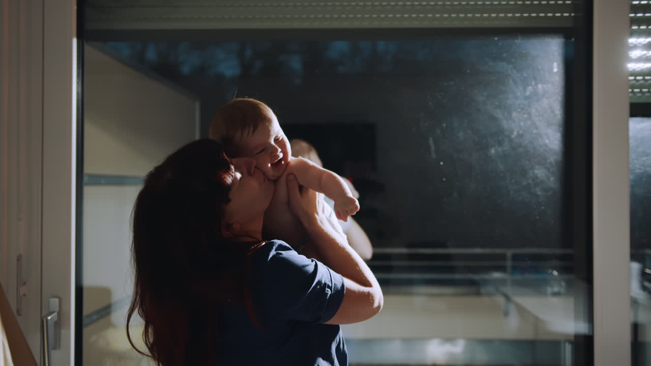 Mère et bébé profitant de leur temps ensemble