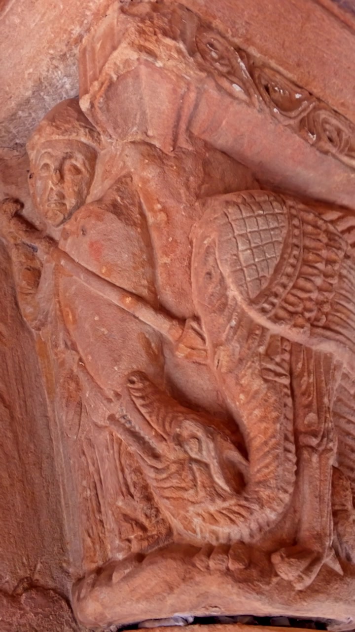 Soria, Spagna, 22 marzo 2026. Scultura di San Giorgio che uccide il drago nella Concattedrale di Soria