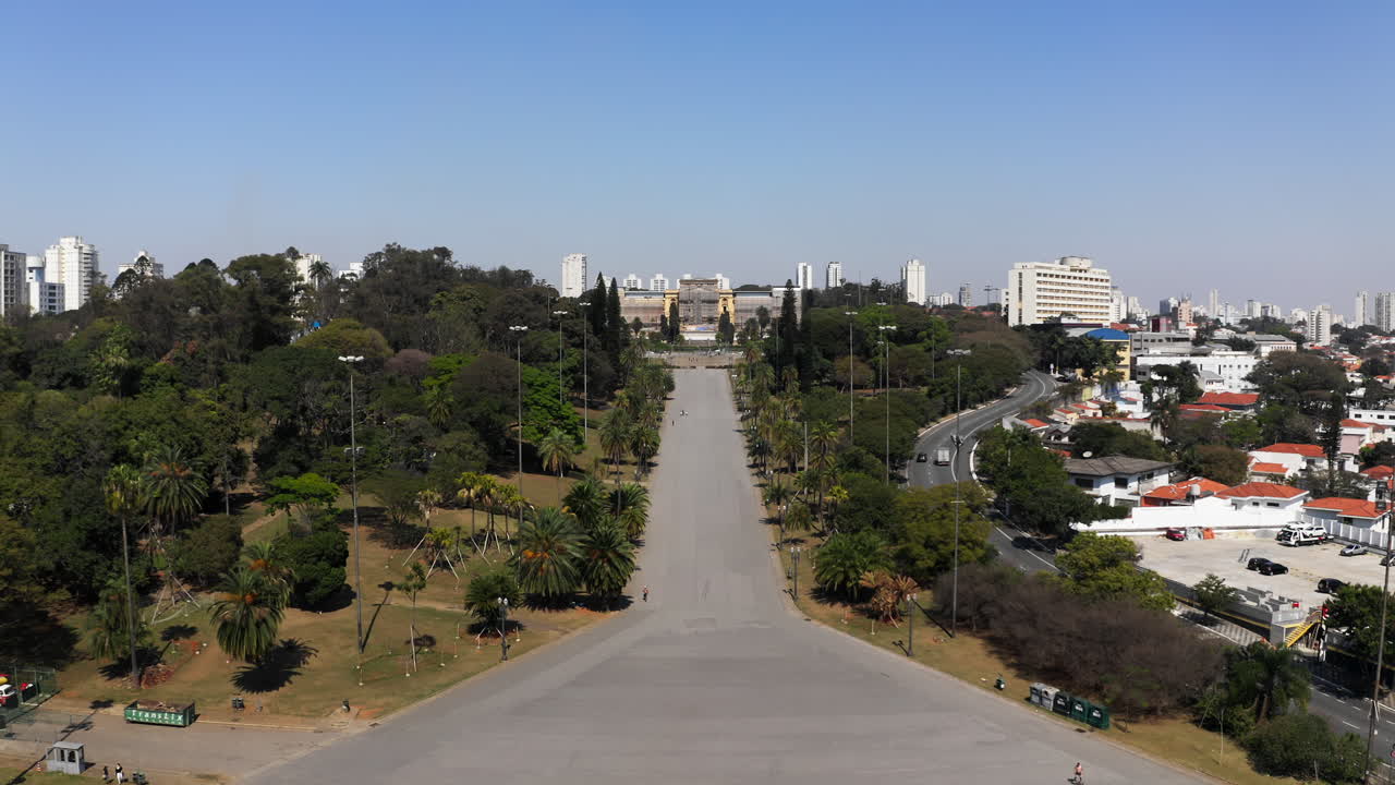 vista aérea del parque de la independencia en el barrio de ipiranga en san paulo con el museo ipiranga en restauración para la reapertura del bicentenario de la independencia de brasil en 2022