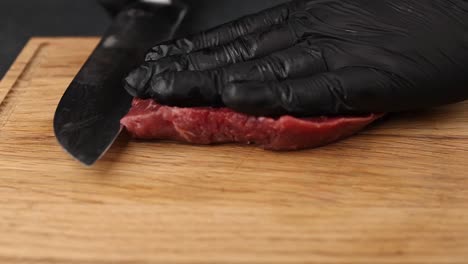 preparing a steak