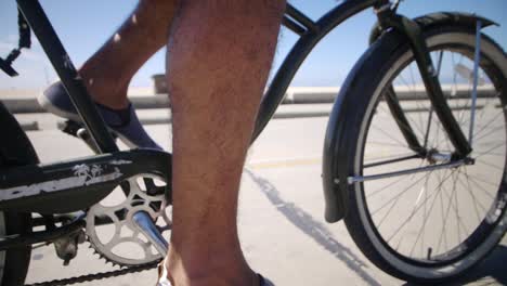 ciclismo a lo largo de la playa de venecia la 02