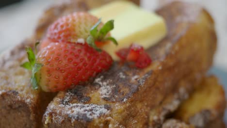 Erdbeer-Schokoladen-Brownie-Nahaufnahme