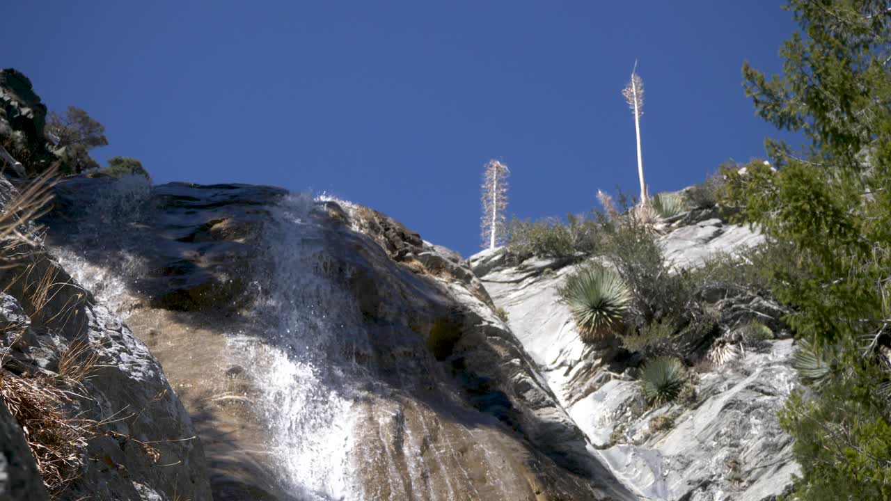 san antonio cae desde el fondo