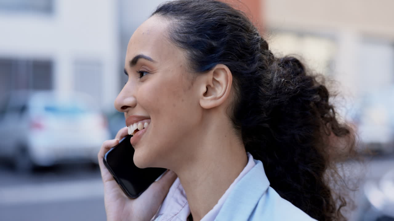 viajes, llamadas telefónicas y mujeres en la ciudad