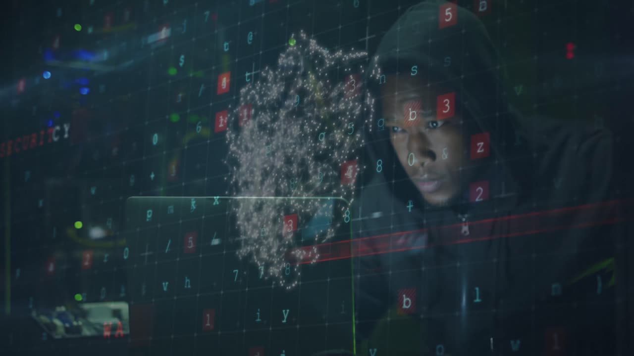 animación de procesamiento de datos y escudo con candado sobre hacker afroamericano masculino usando portátil