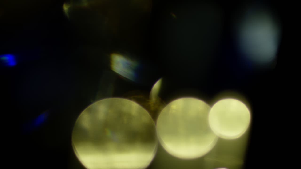 fugas de luz 4k imágenes. lente brillo llamarada bokeh superposiciones, quemar el fondo de la llama. efecto de rayos flash