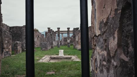 Pompeii's-ancient-columns,-Naples,-Italy