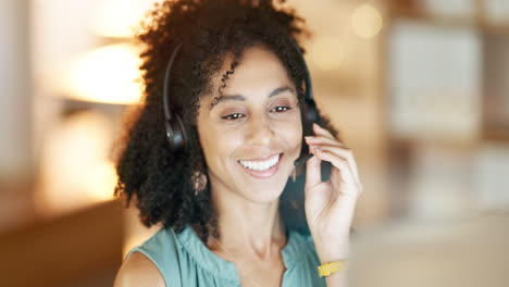 Face,-funny-or-happy-woman-in-call-center