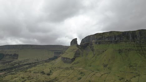 Las-águilas-Lucen-Impresionantes-Imágenes-De-Drones-En-4k---Co