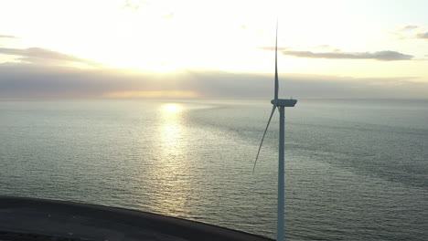 Windturbines-during-sunset-on-the-island-Neeltje-Jans,-the-Netherlands