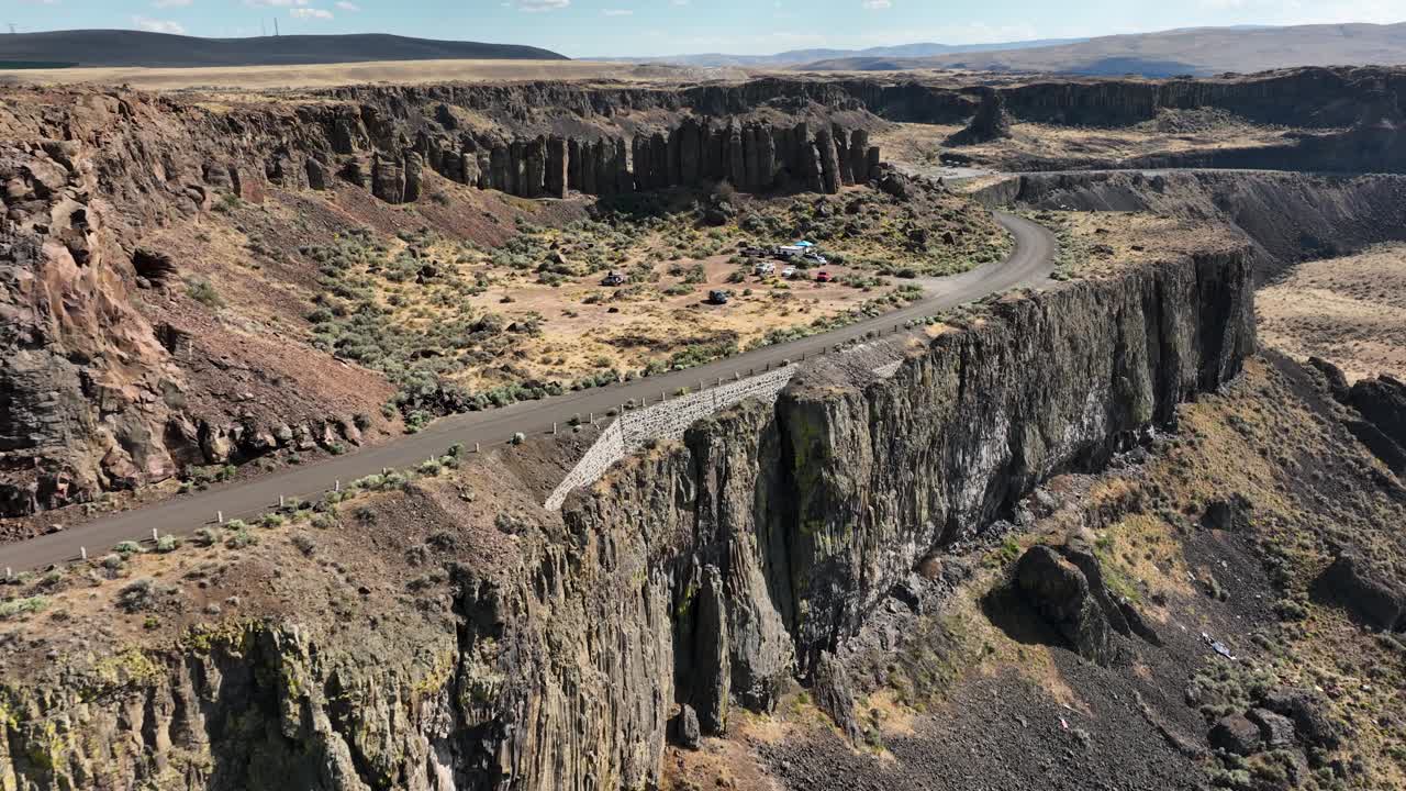 vista aérea de la autopista frenchman coulee que conduce a la función de escalada en roca.