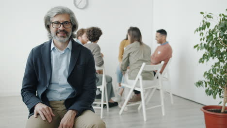 sesión de terapia en grupo