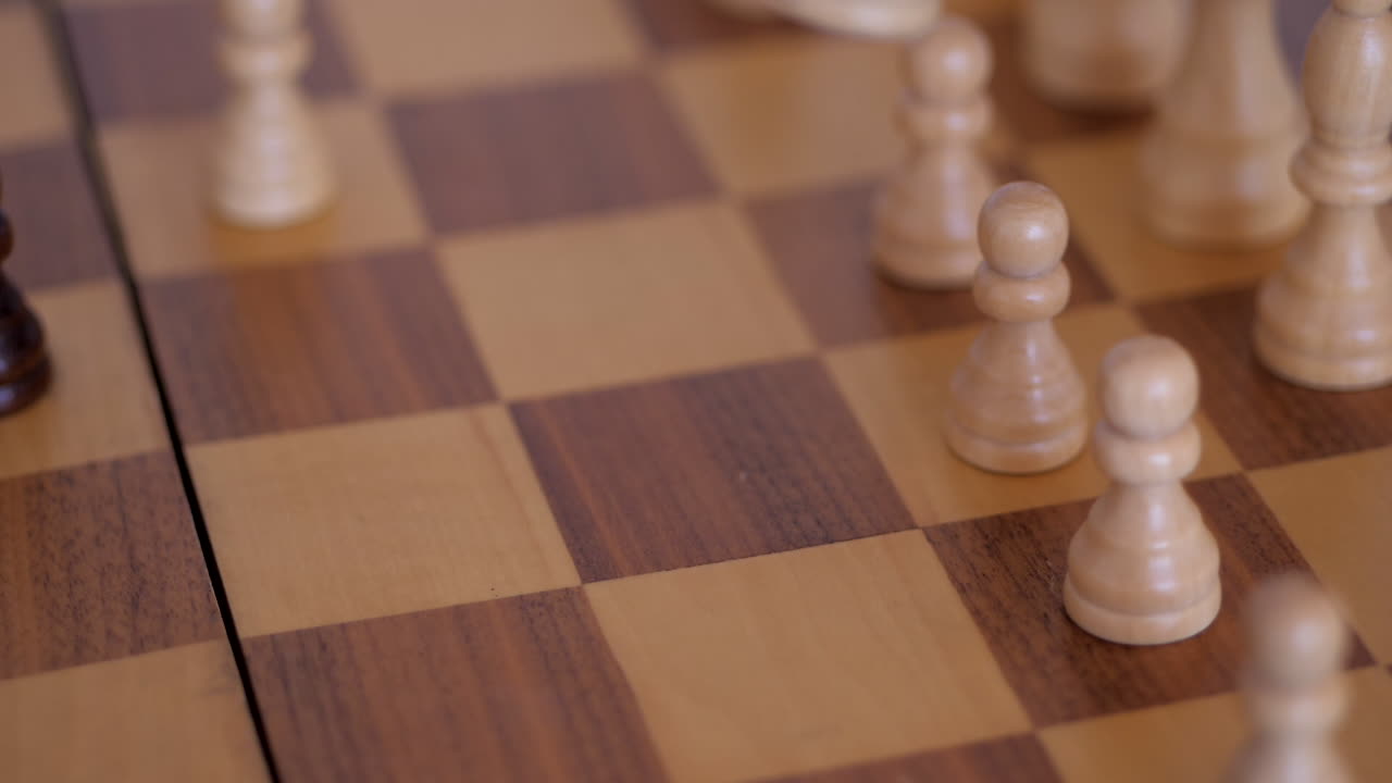 юрий шахматные фигуры